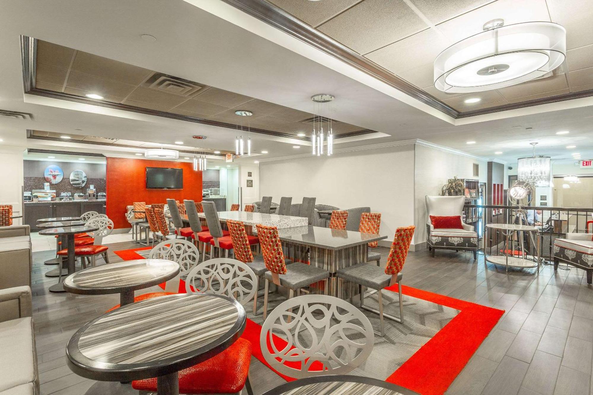 Inn At The Peachtrees, Ascend Hotel Collection Атланта Экстерьер фото
