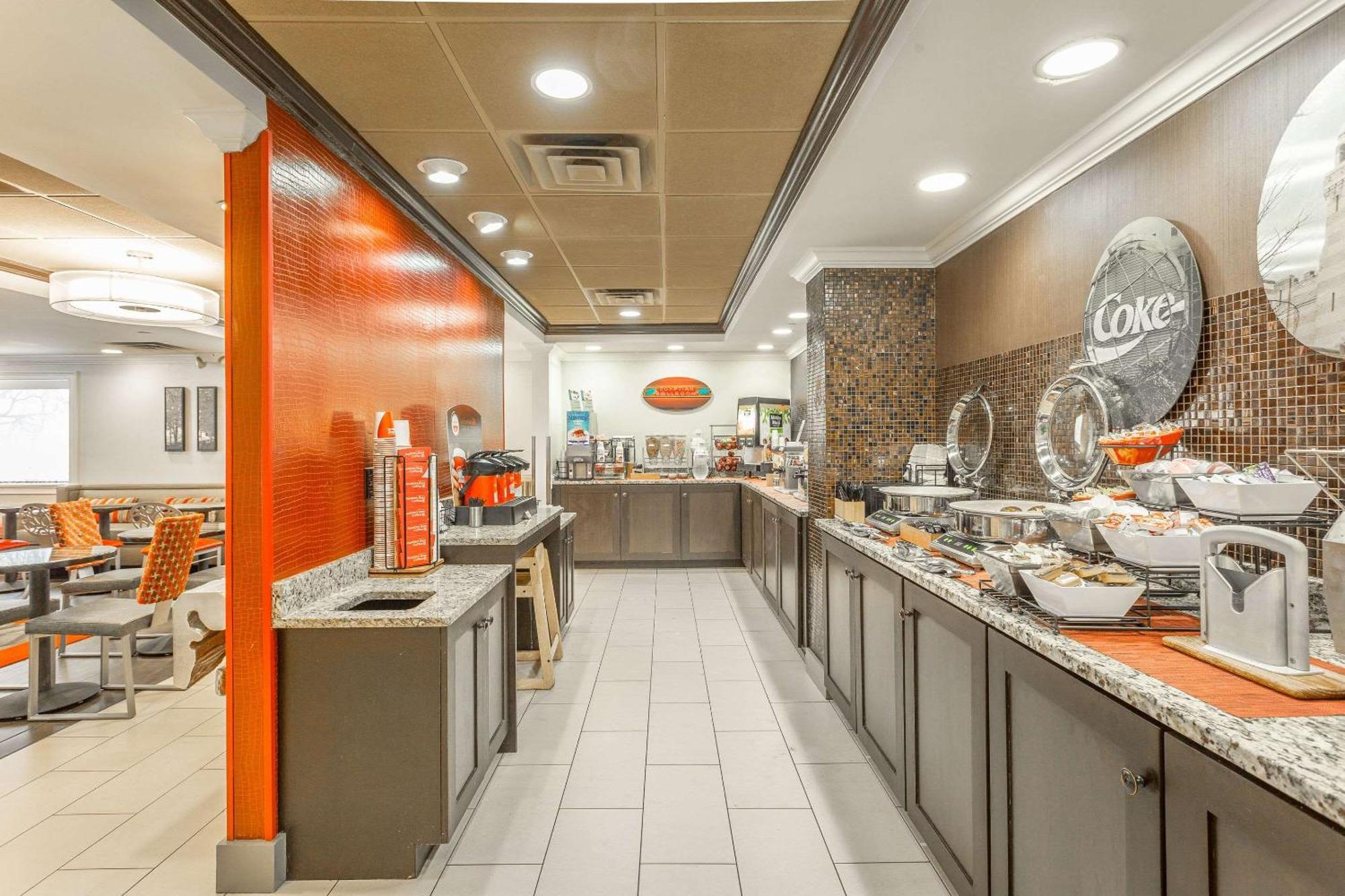 Inn At The Peachtrees, Ascend Hotel Collection Атланта Экстерьер фото