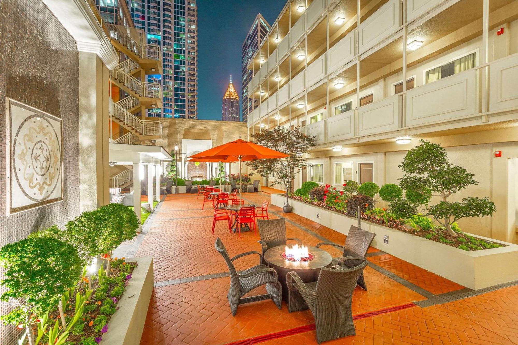 Inn At The Peachtrees, Ascend Hotel Collection Атланта Экстерьер фото