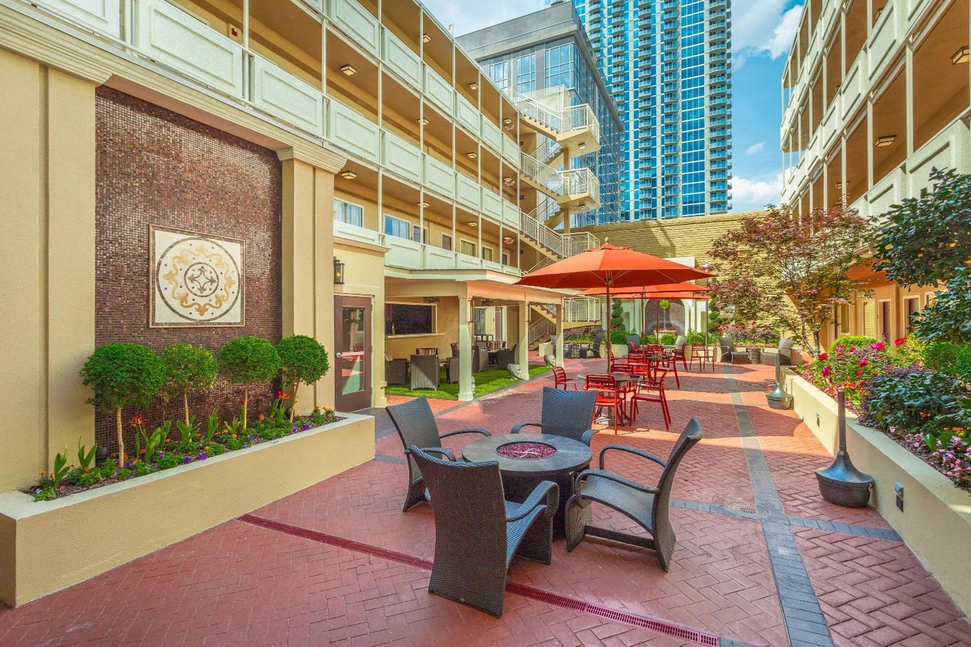 Inn At The Peachtrees, Ascend Hotel Collection Атланта Экстерьер фото