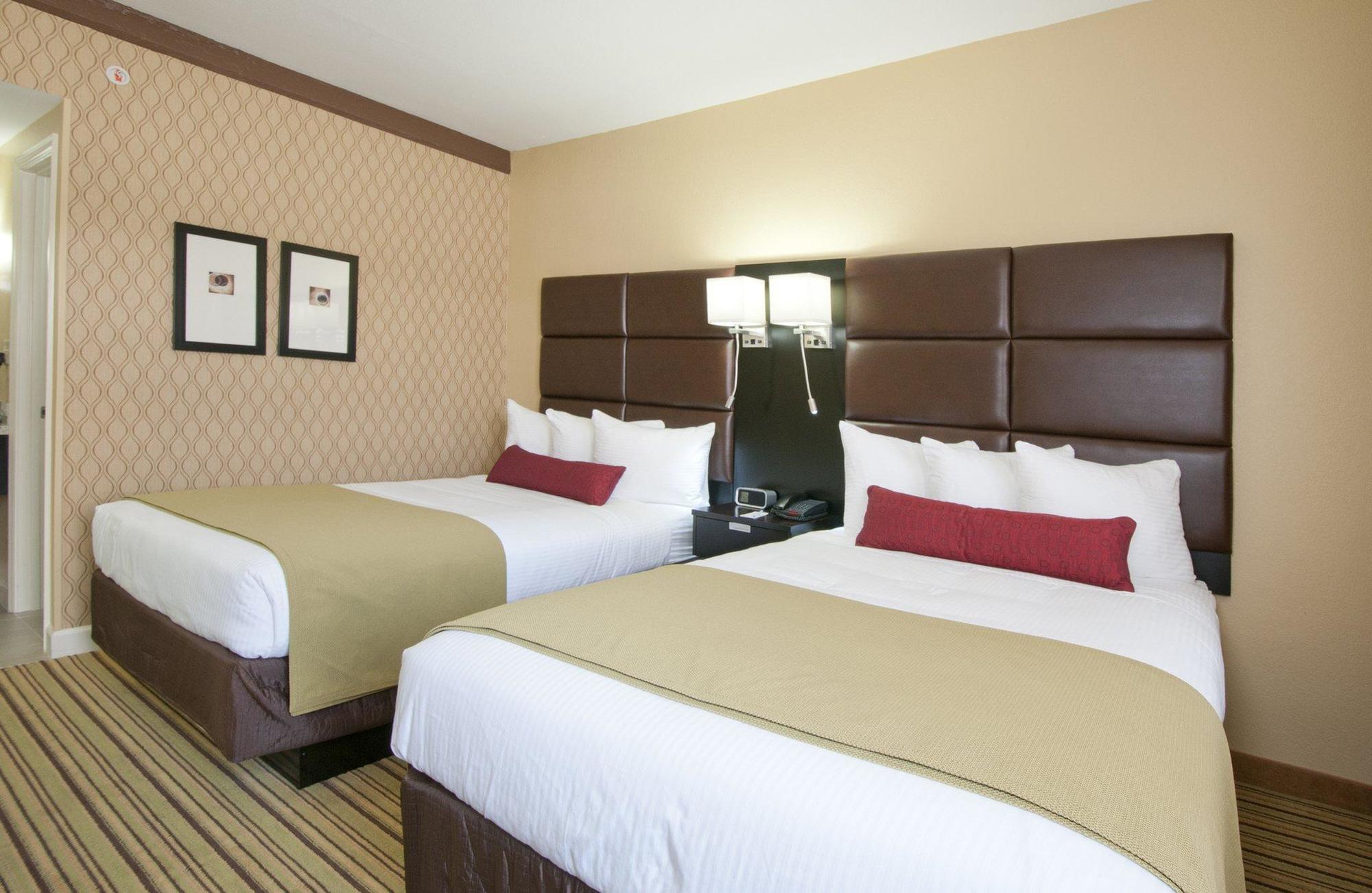 Inn At The Peachtrees, Ascend Hotel Collection Атланта Экстерьер фото