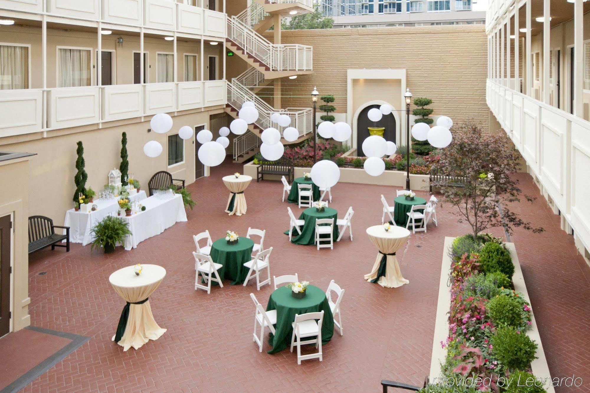Inn At The Peachtrees, Ascend Hotel Collection Атланта Экстерьер фото